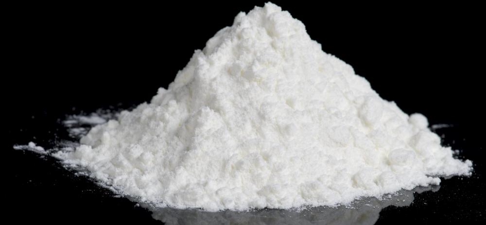 Alumina (एल्यूमिना) होम्योपैथी: उपयोग, मुख्य लक्षण और कब्ज (Constipation) में फायदे